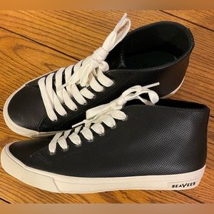 EUC SeaVees Women’s California Special, black perforated leather boot, size 9/40